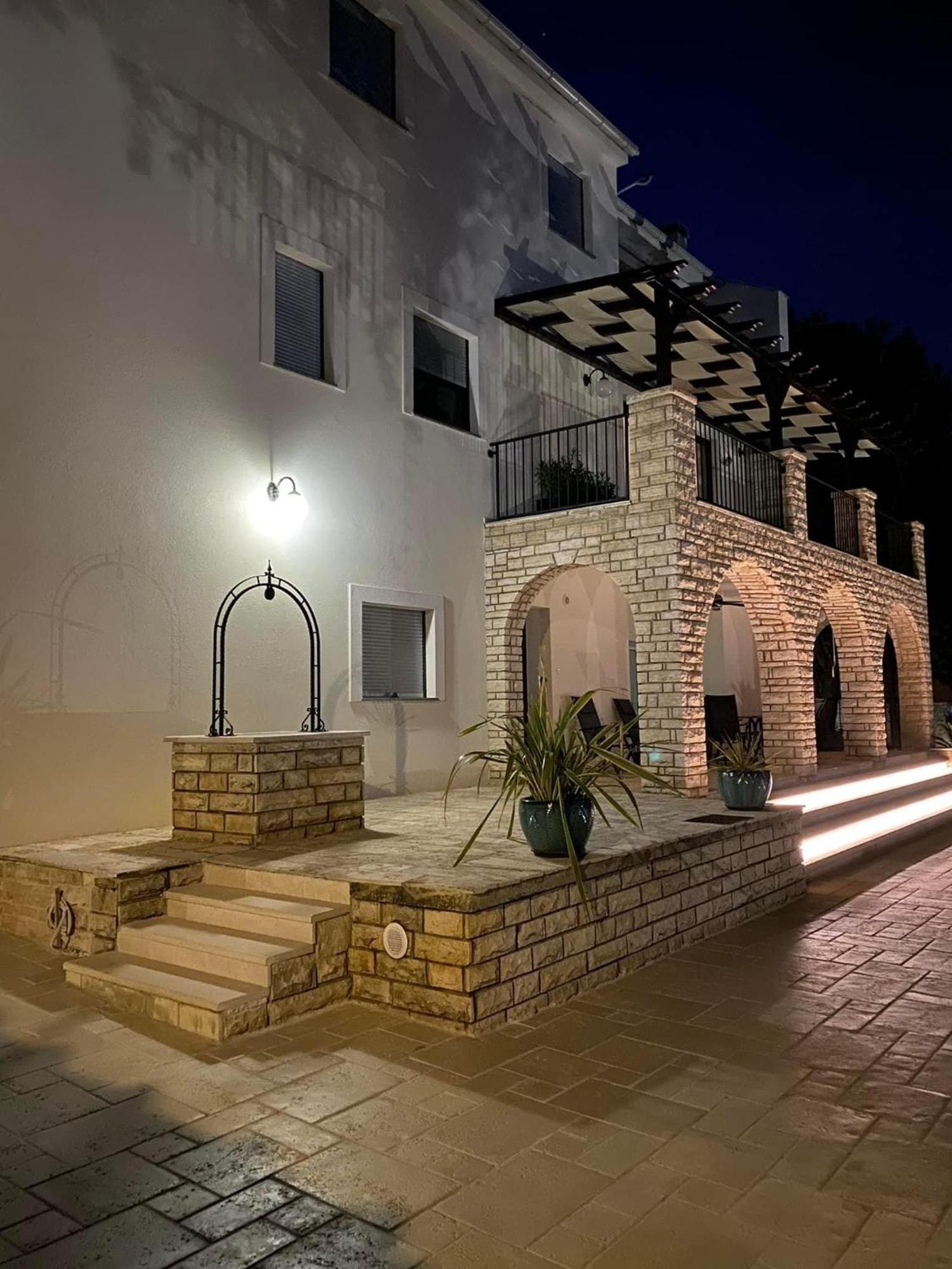Villa Jalan Vrsi Exteriér fotografie