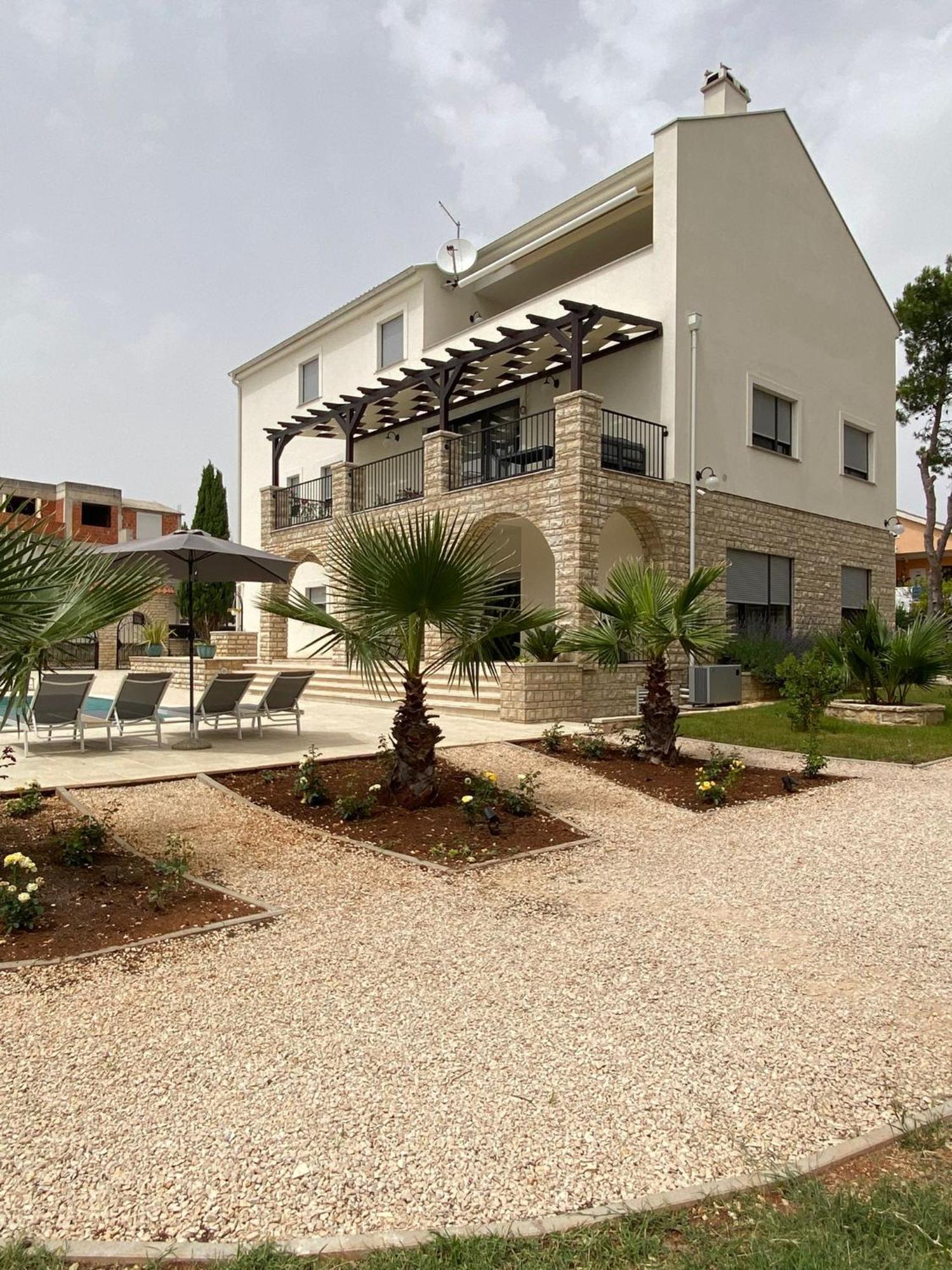 Villa Jalan Vrsi Exteriér fotografie